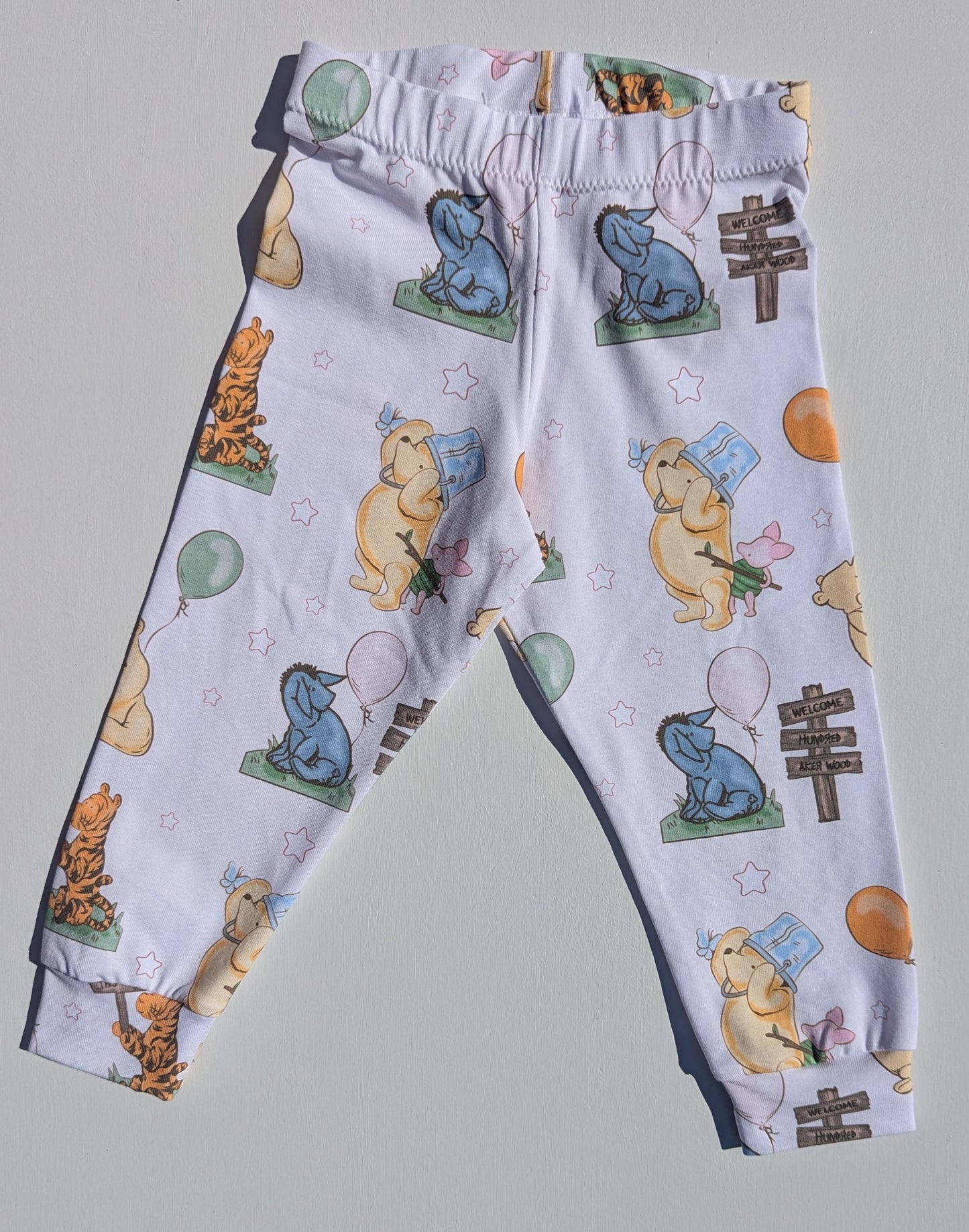 Classic Pooh with Balloons print leggings